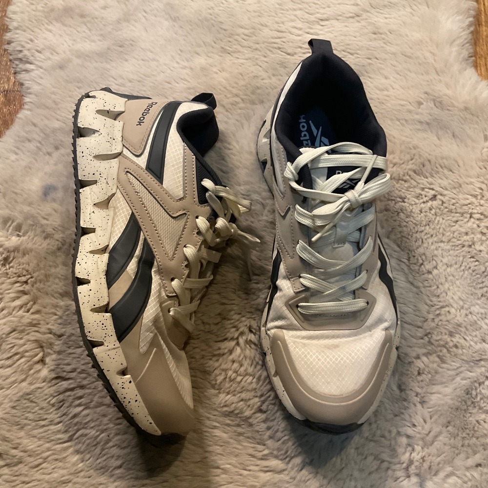 Reebok Zig Dynamica‎ STR Running Shoes Size 10 Cream Black White